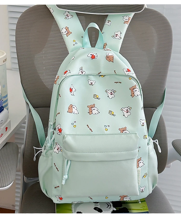 Niedlicher Schulrucksack im Cartoon-Stil