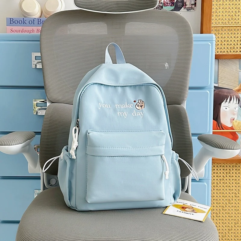 Niedlicher leichter Schulrucksack mit Cartoon-Motiv
