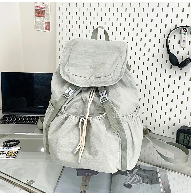 Vielseitiger Rucksack mit Kordelzug