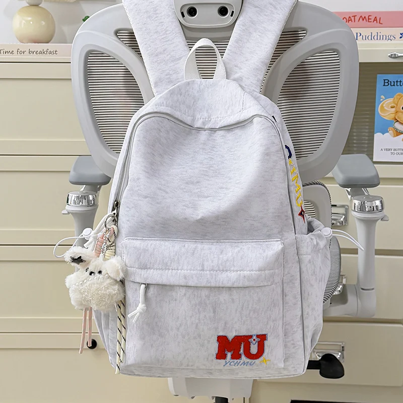 Klassischer bestickter Schulrucksack