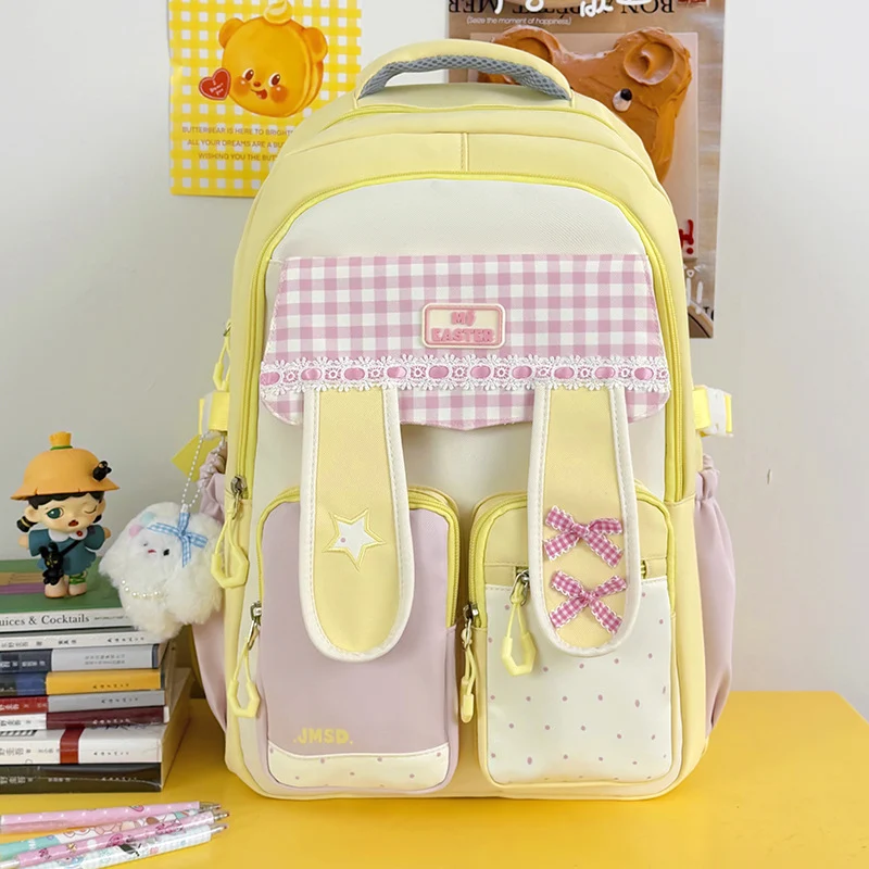 Stylischer Schulrucksack mit mehreren Fächern