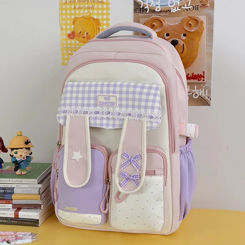 Stylischer Schulrucksack mit mehreren Fächern