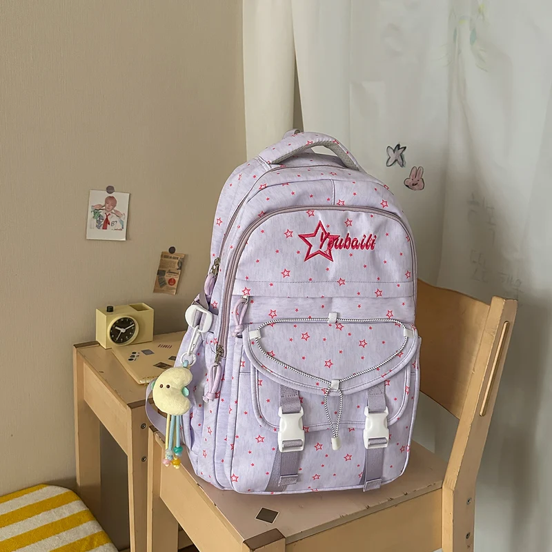 Abenteuer-Schulrucksack mit Sternenverzierung