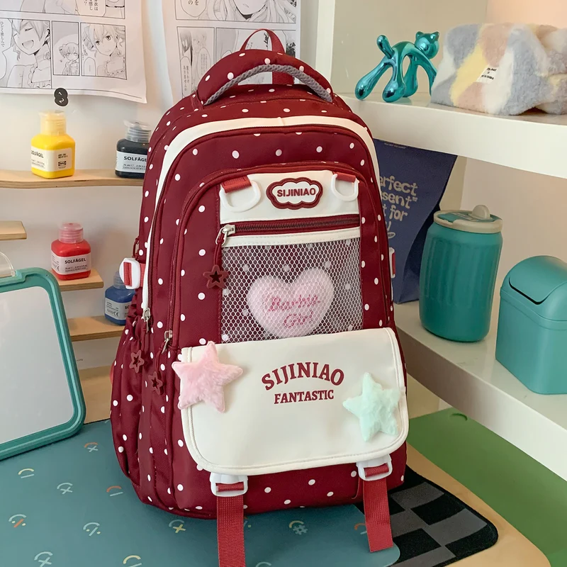 Rucksack mit Polka-Dots und mehreren Fächern