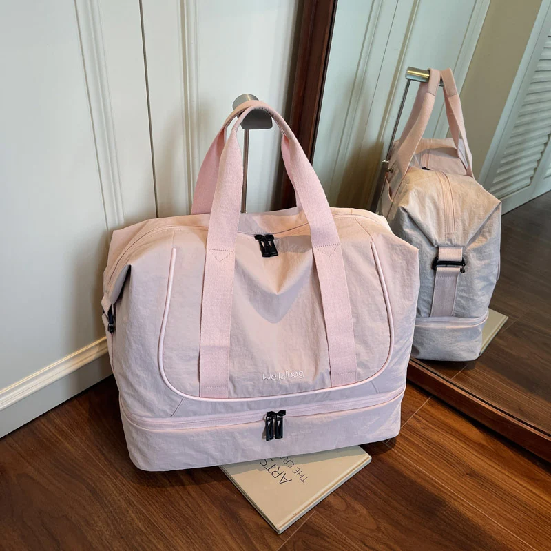 Sportliche Reisetasche mit innovativem Stauraum Skanto