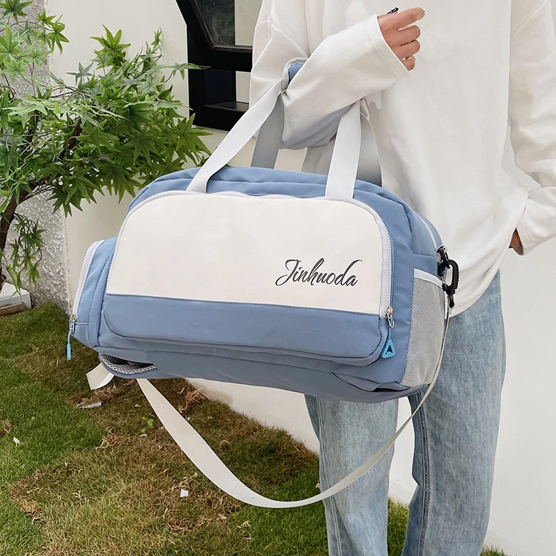 Sportliche Reisetasche mit geräumigem Hauptfach und praktischen Seitentaschen Skanto