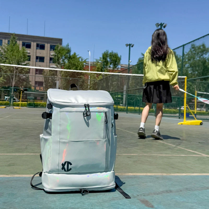 Moderner Rucksack mit holografischem Finish Skanto