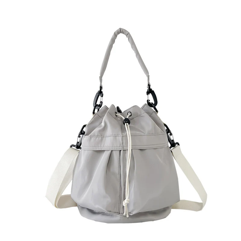 Moderne Wochenendtasche im praktischen Kordelzug-Design Skanto