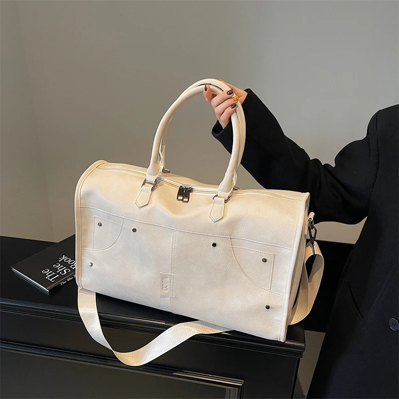 Elegante und geräumige Reisetasche aus strapazierfähigem Kunstleder Skanto