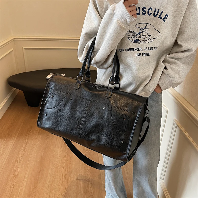 Elegante und geräumige Reisetasche aus strapazierfähigem Kunstleder Skanto