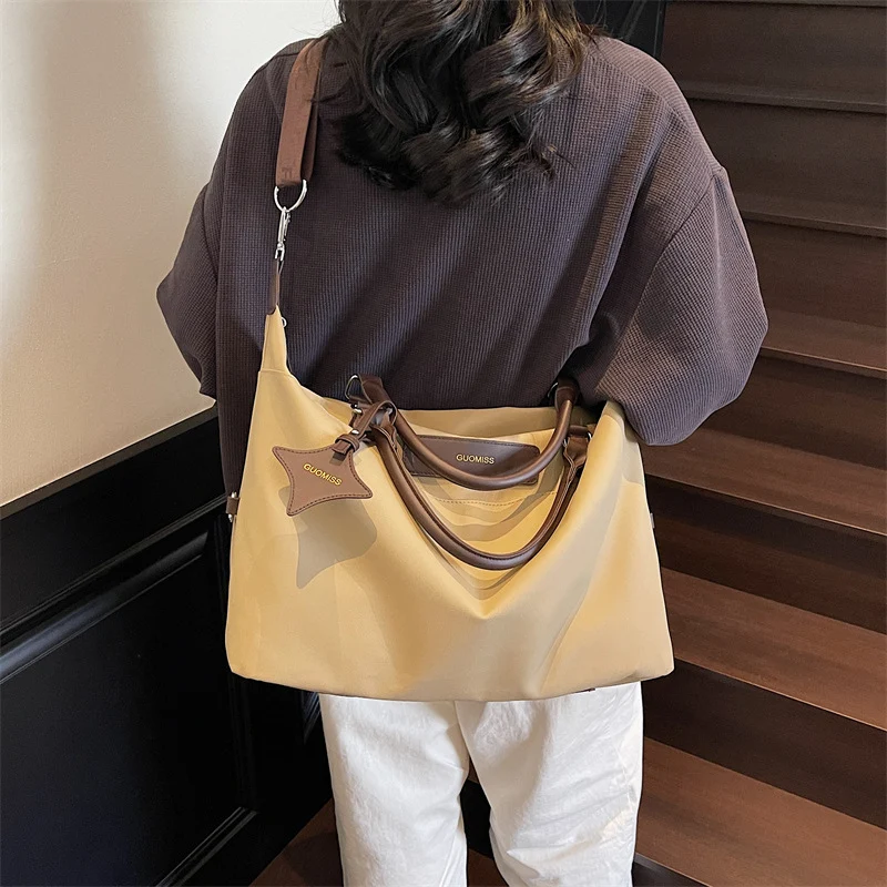 Elegante Reisetasche mit praktischen Fächern Skanto