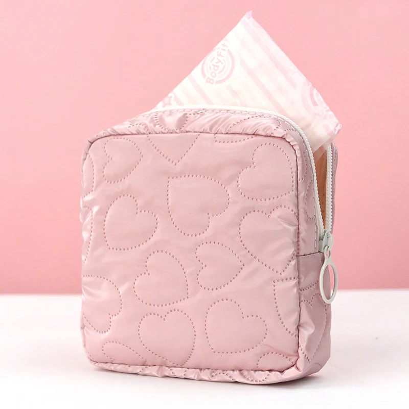 Praktische Kulturtasche mit Herzmotiv Skanto