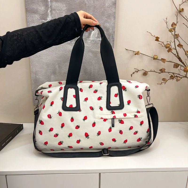 Stofftasche mit fruchtigem Design und multifunktionalen Fächern Skanto