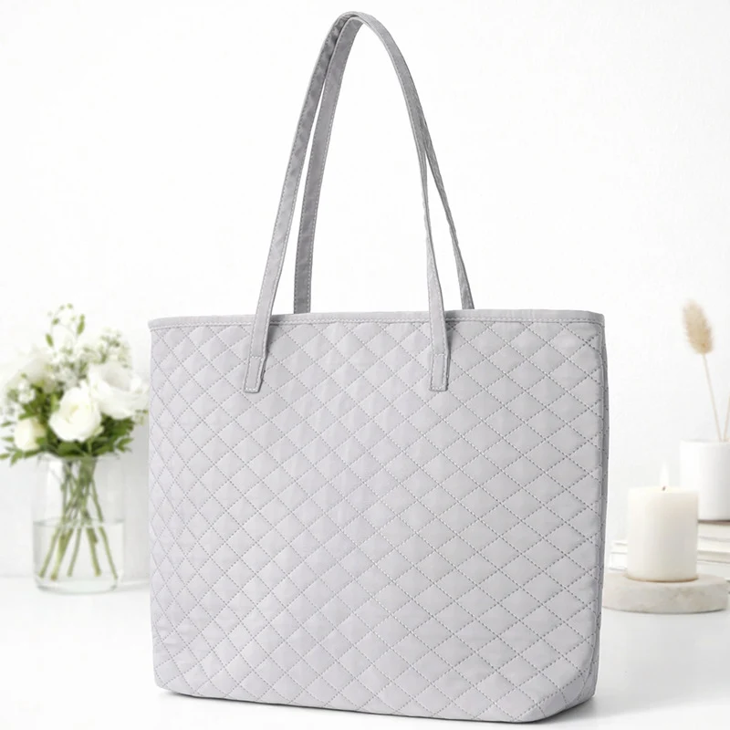 Moderne Handtasche aus strukturiertem Material Skanto