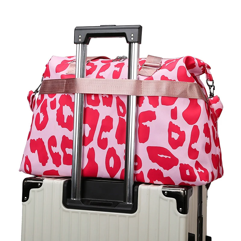 Sportliche Reisetasche mit trendigem Zebramuster Skanto