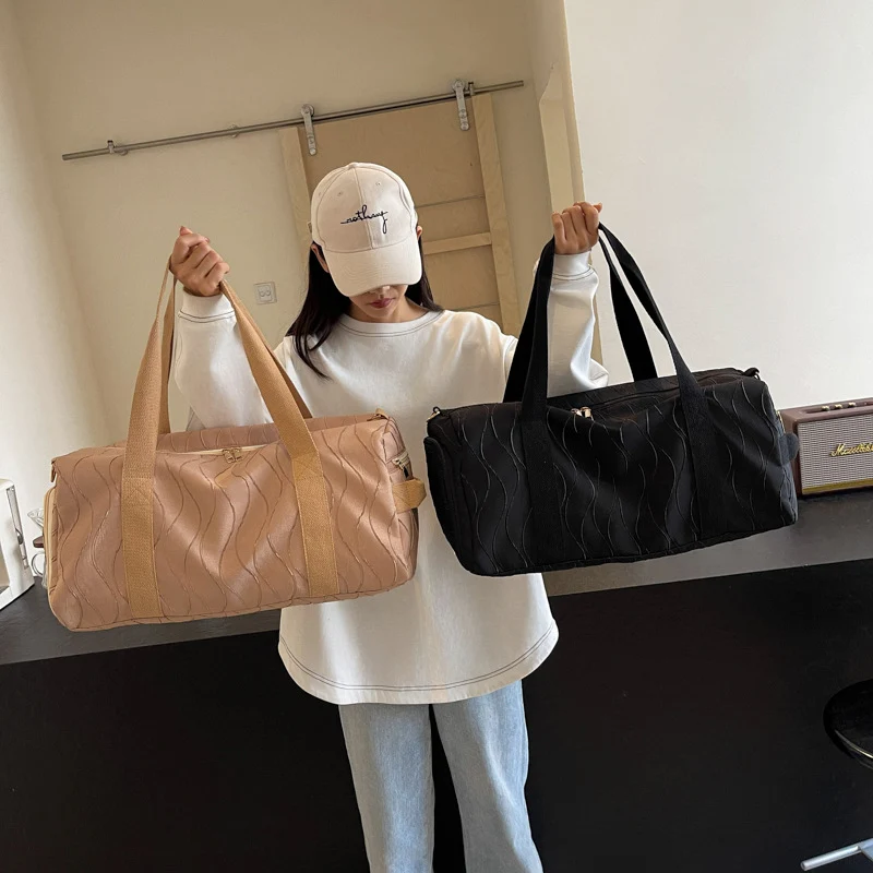 Sportliche Reisetasche mit stilvollem Wellenmuster Skanto
