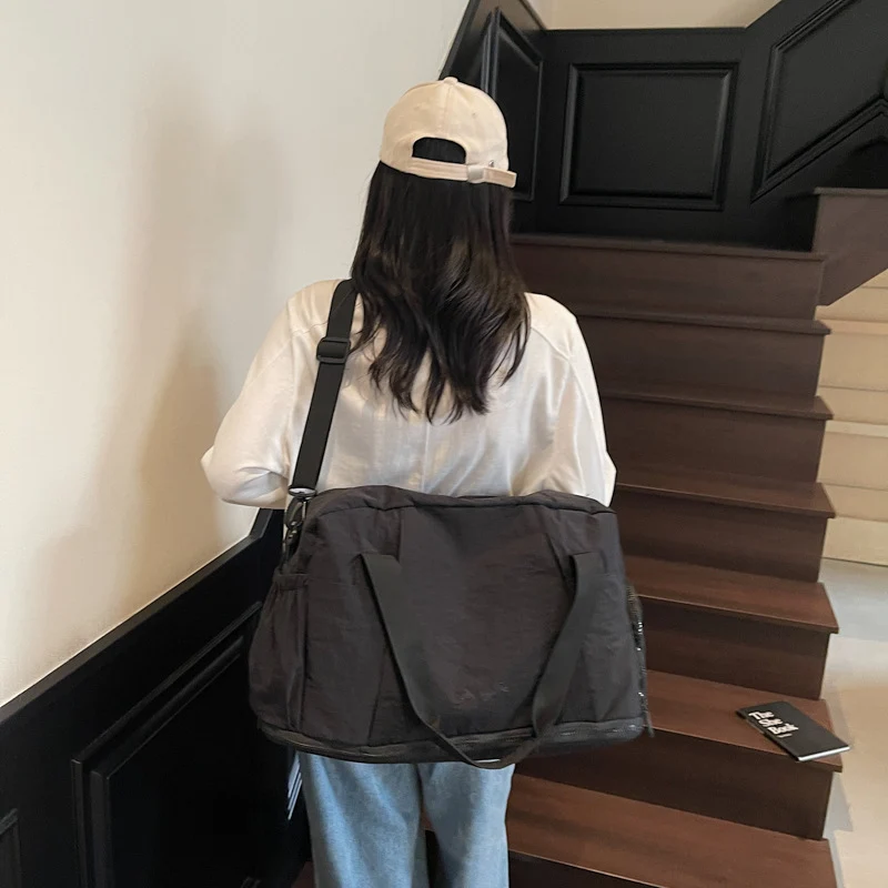 Sportliche Reisetasche mit praktischen Außentaschen Skanto