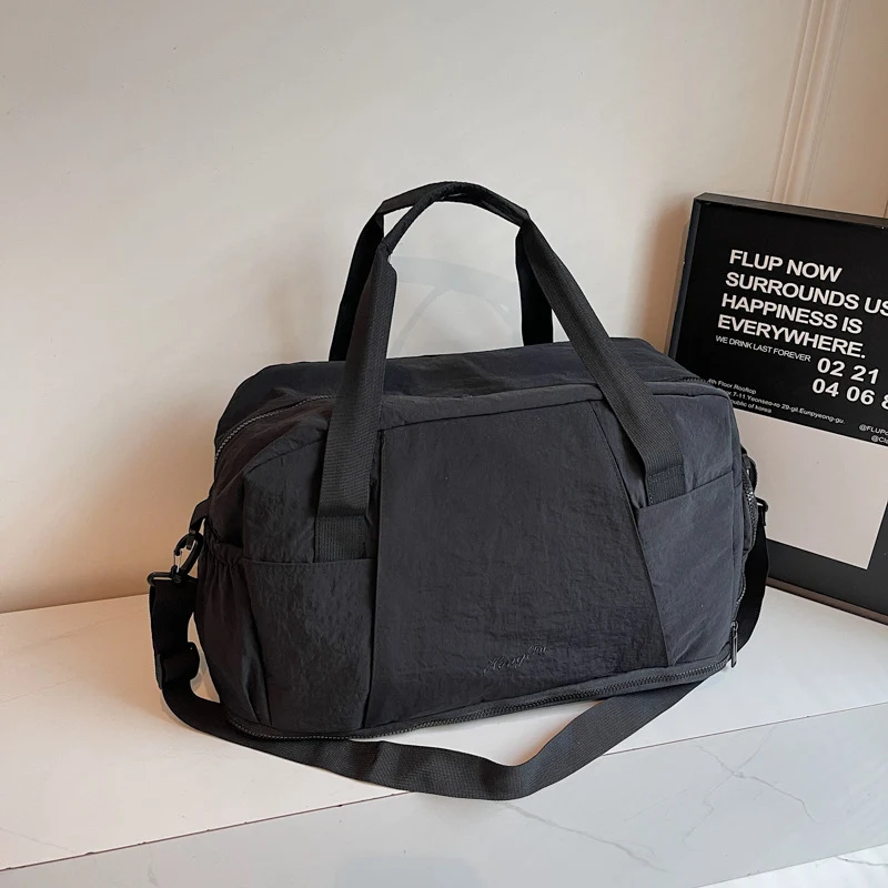 Sportliche Reisetasche mit praktischen Außentaschen Skanto