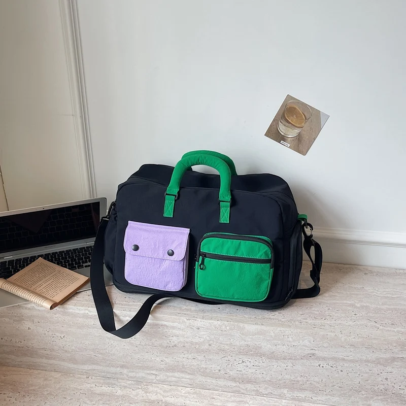 Sportliche Reisetasche mit mehreren Fächern und verstellbarem Schultergurt Skanto
