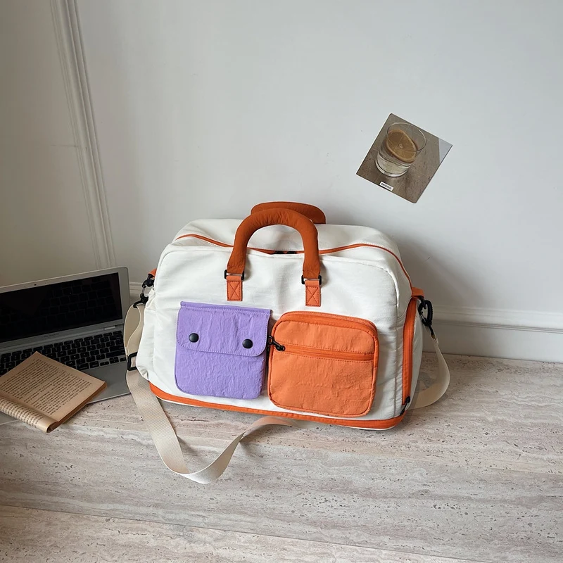 Sportliche Reisetasche mit mehreren Fächern und verstellbarem Schultergurt Skanto