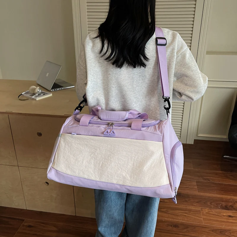 Sportliche Reisetasche mit mehreren Fächern Skanto