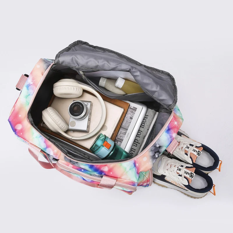 Sportliche Reisetasche mit herausnehmbaren Fächern und robustem Design Skanto