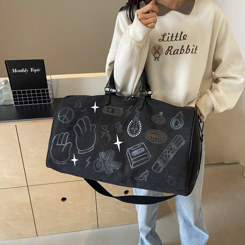 Reisetasche mit einzigartigem Design aus grauem Kunstleder Skanto