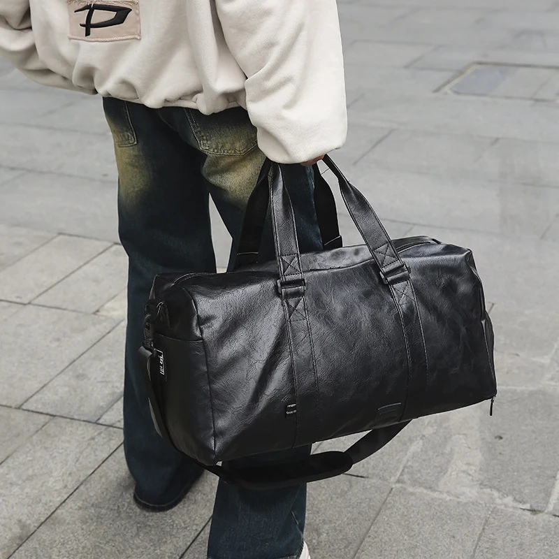 Multifunktionale Sport- und Reisetasche aus strapazierfähigem Kunstleder Skanto
