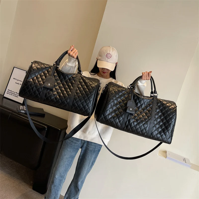 Moderne Reisetaschen mit hochwertiger Steppung und praktischen Tragemöglichkeiten Skanto