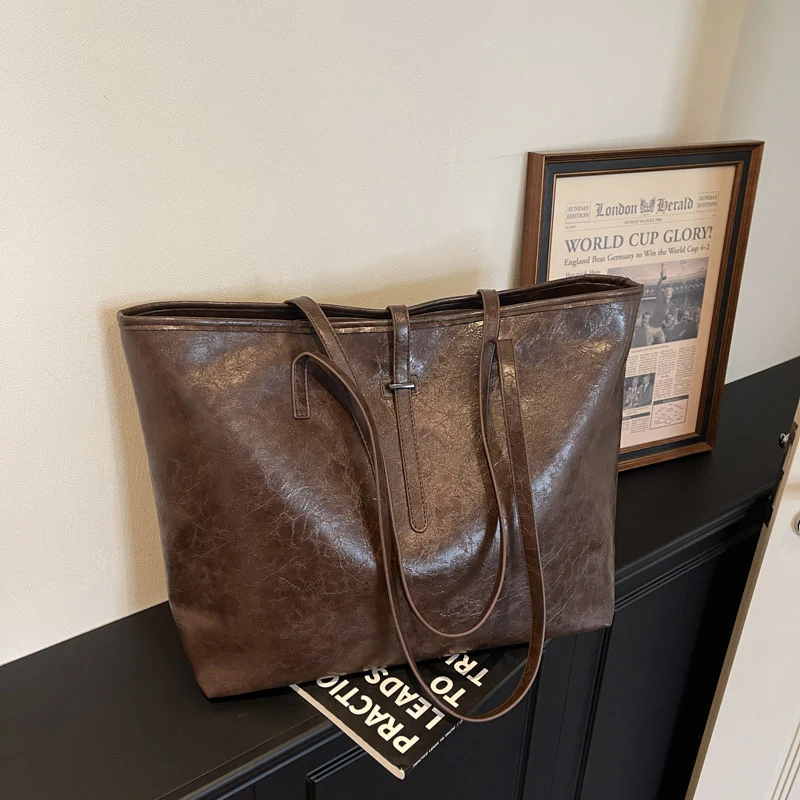 Elegante und geräumige Tragetasche Skanto