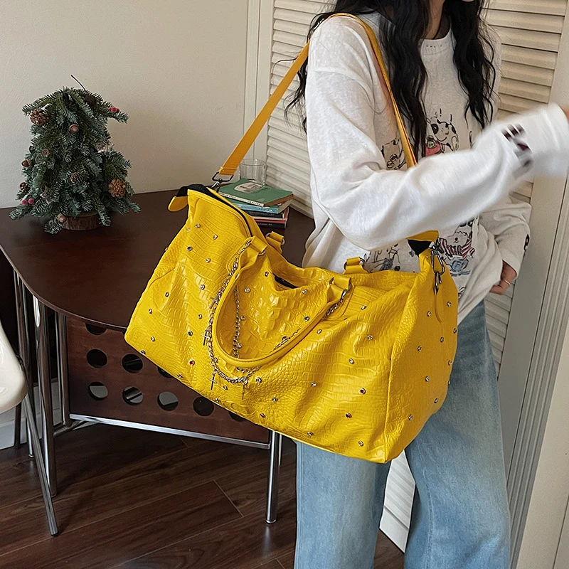 Elegante Sport- und Reisetasche im modernen Design Skanto