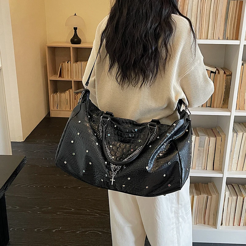 Elegante Sport- und Reisetasche im modernen Design Skanto