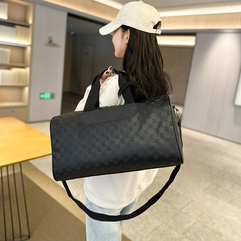 Elegante Reisetasche aus robustem Kunstleder mit Krokodilmuster Skanto