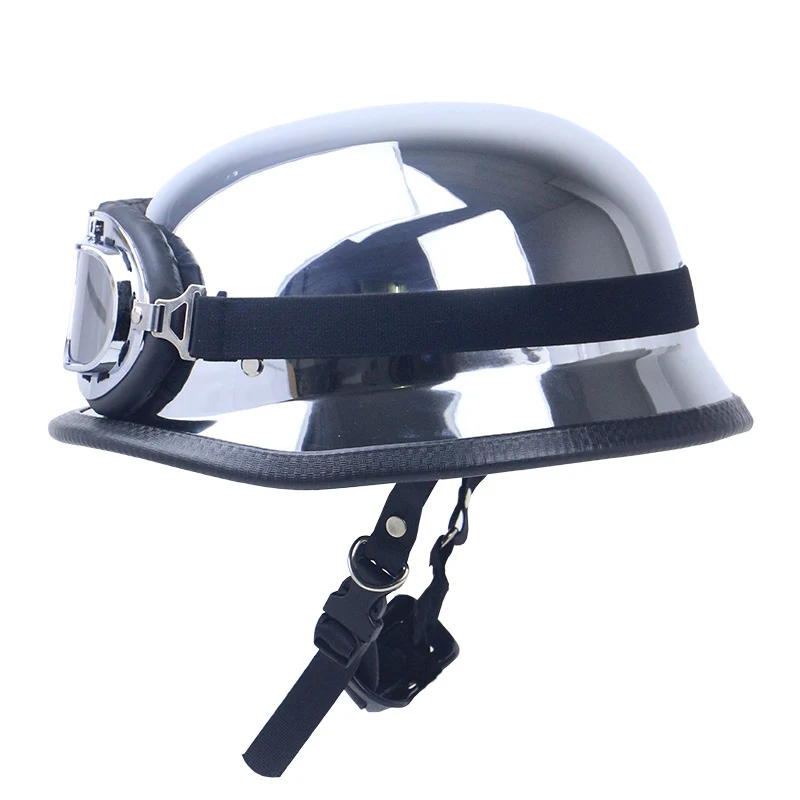 Verchromter Vintage-Motorradhelm mit Brille Skanto