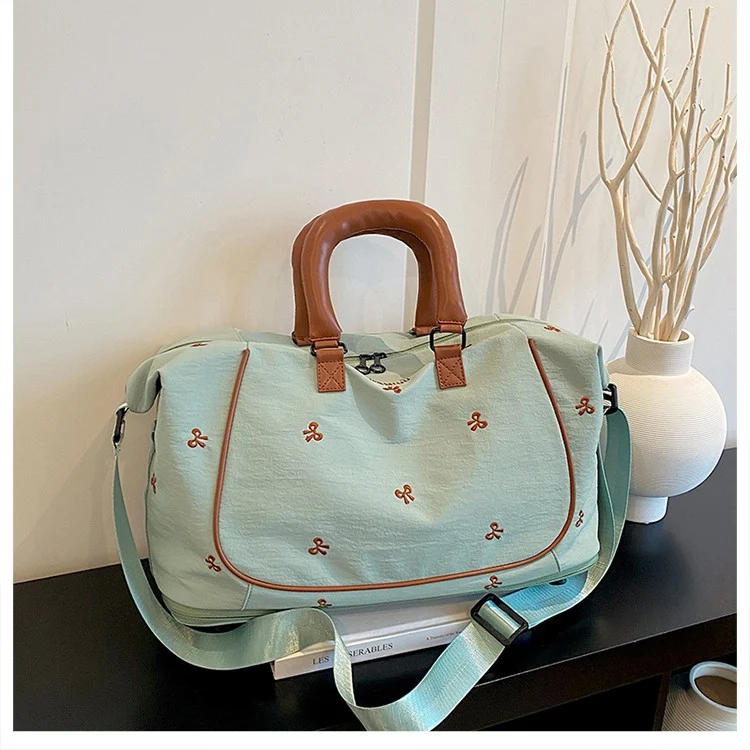 Sportliche Schultertasche Skanto
