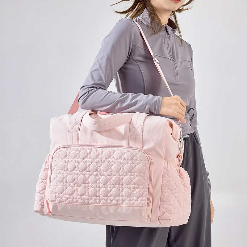 Sportliche Reisetasche mit innovativem Fächerdesign Skanto