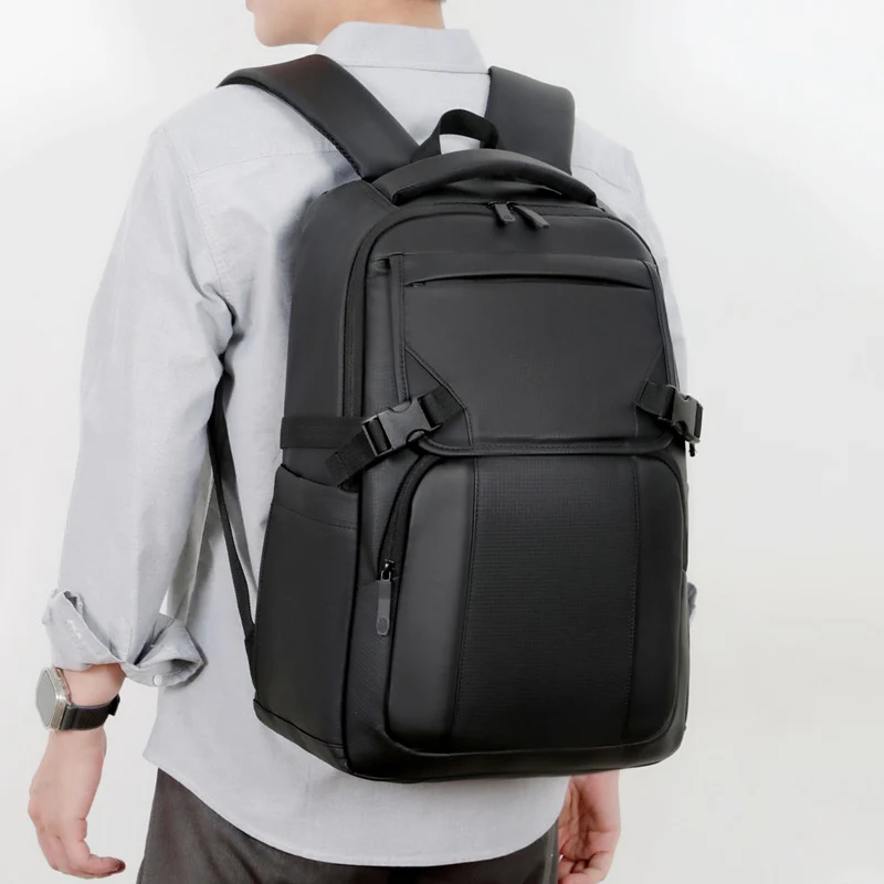 Multifunktionaler Laptop-Rucksack mit ergonomischem Design und schützender Polsterung Skanto