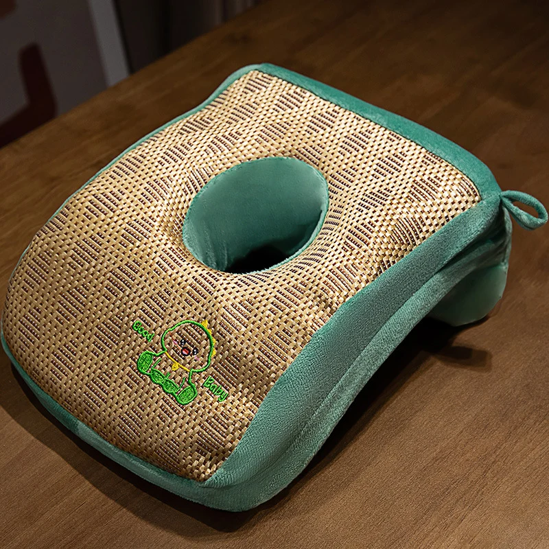 Plüsch-Nackenstützkissen mit ergonomischer Aussparung Skanto