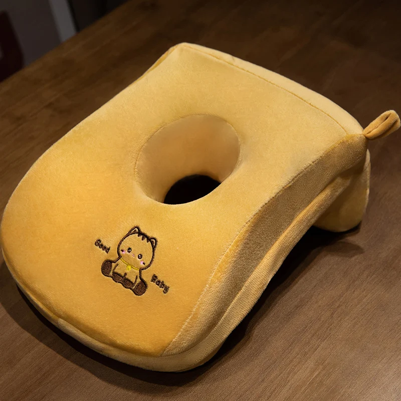 Plüsch-Nackenstützkissen mit ergonomischer Aussparung Skanto