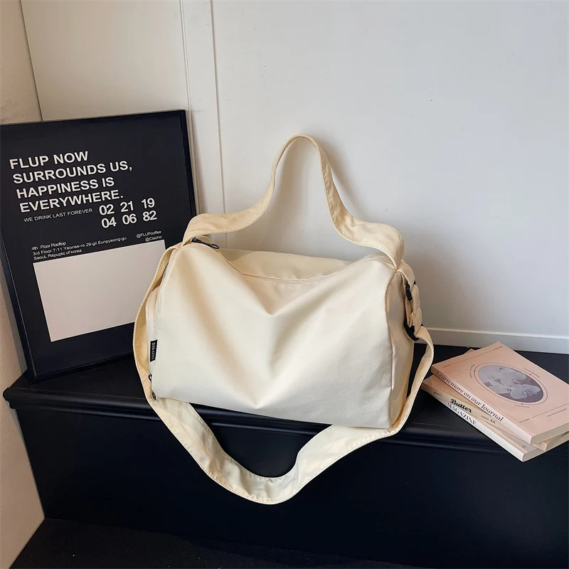 Sportliche Reisetasche mit vielen Fächern Skanto