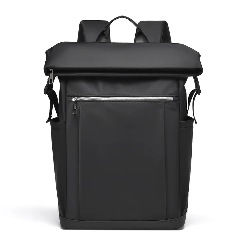 Rucksack mit zweifarbigem Design und vielen Taschen Skanto