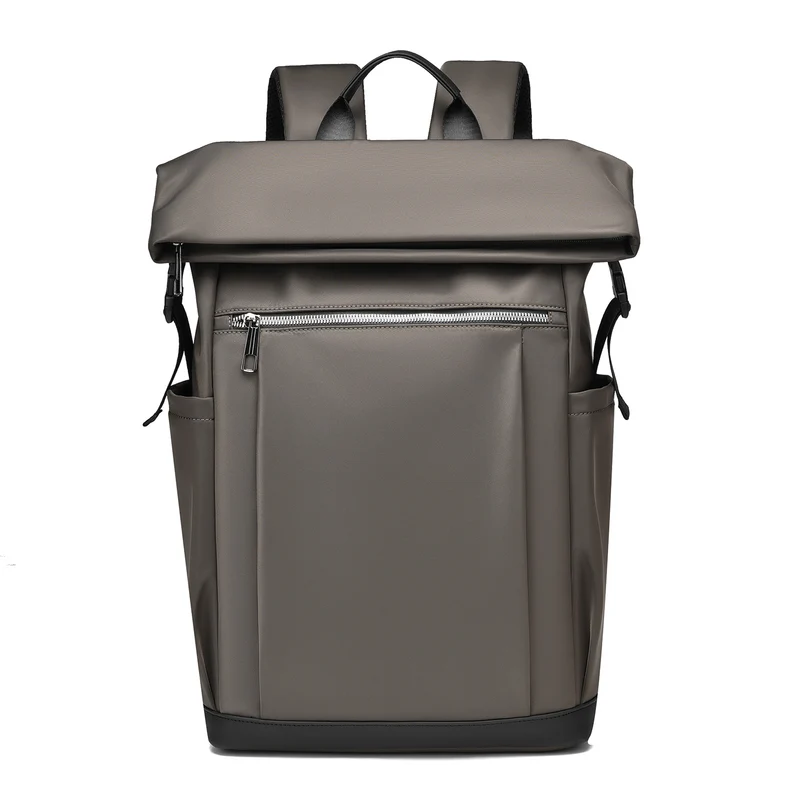Rucksack mit zweifarbigem Design und vielen Taschen Skanto