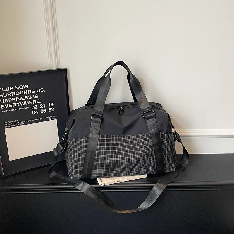 Vielseitige Sport- und Reisetasche mit atmungsaktivem Material und robustem Design Skanto