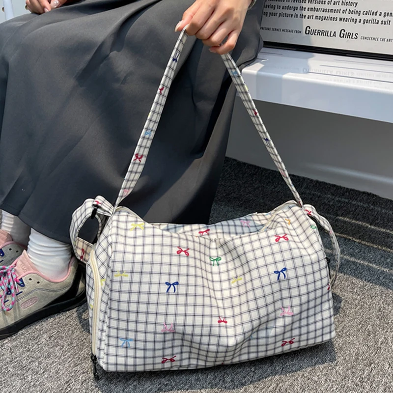 Sportliche Crossover-Tasche mit einzigartigem Sternmuster Skanto
