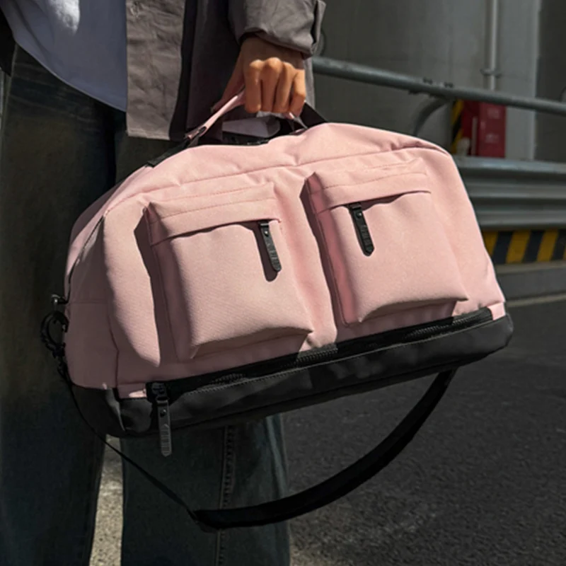 Sportliche Reisetasche mit zwei zusätzlichen Außentaschen Skanto
