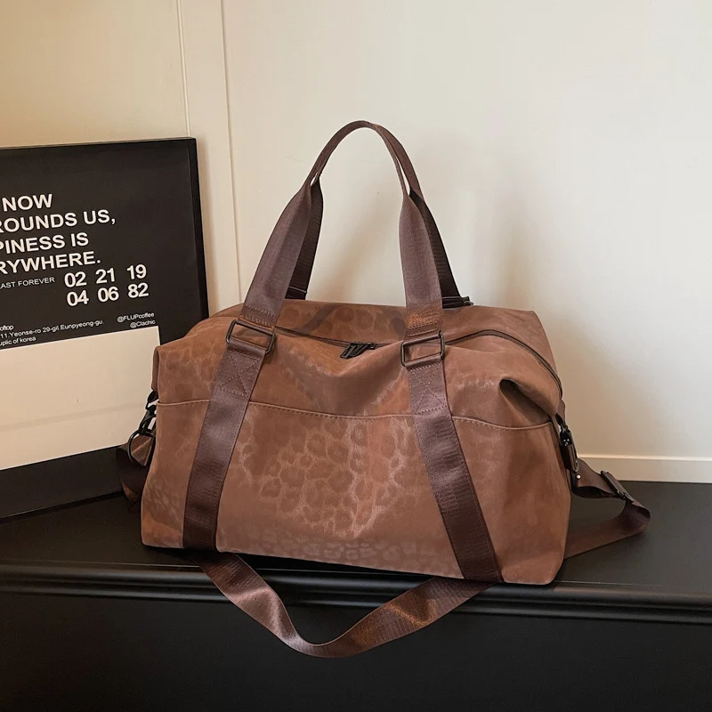 Sportliche Reisetasche mit texturierter Oberfläche Skanto