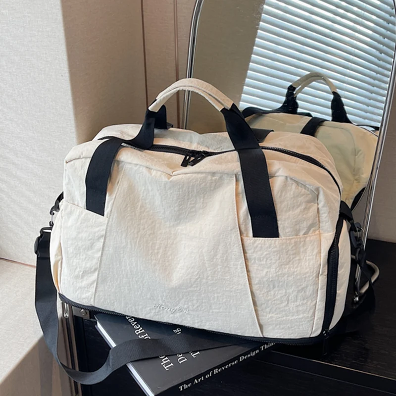 Sportliche Reisetasche mit innovativem Stauraum Skanto