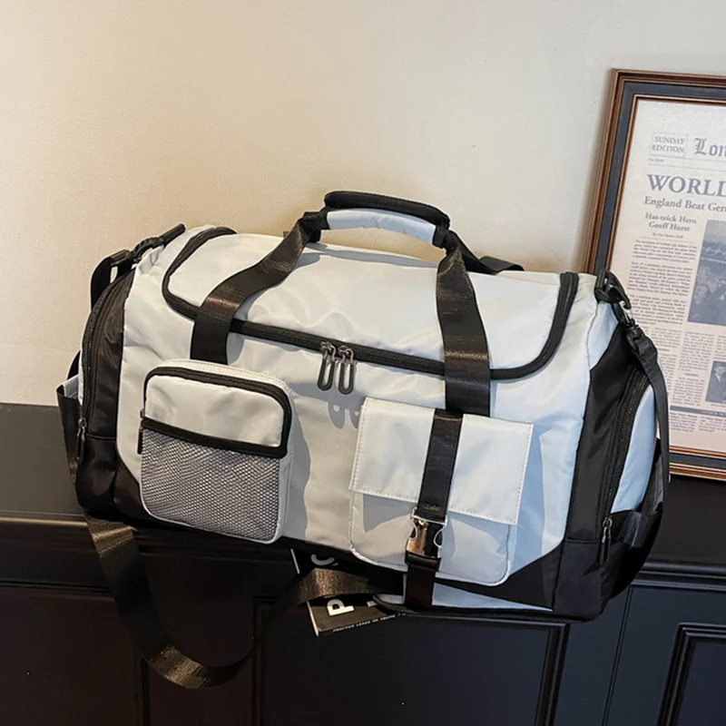 Sportliche Multifunktions-Reisetasche mit Außentasche Skanto