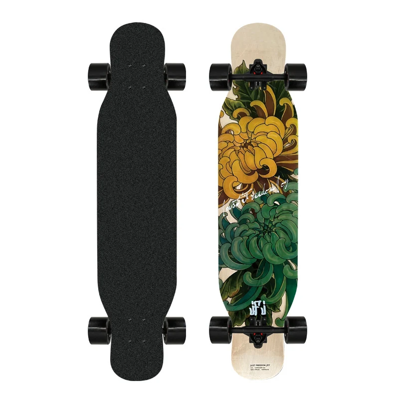 Longboard Skanto mit künstlerischem Löwen-Emblem