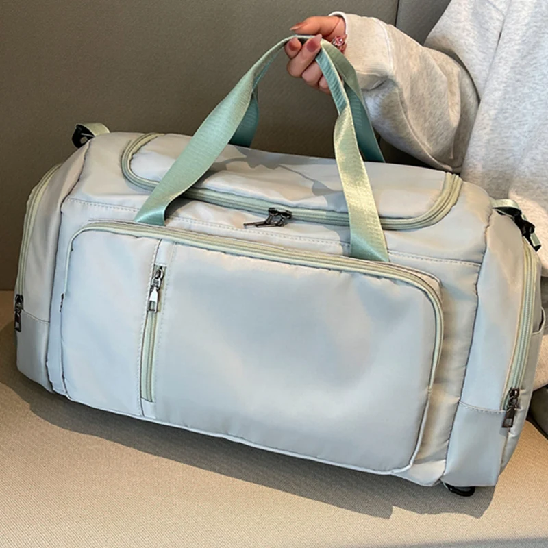 Reisetasche mit vielseitigem Stauraum und robusten Reißverschlüssen Skanto